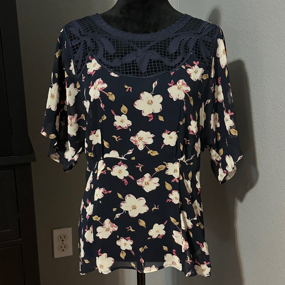 Daniel Rainn Blouse Medium Floral Crochet Yoke Romantic Boho Top Cottagecore